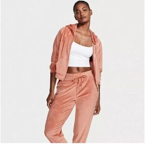 NWT XXL PLUS SIZE VELOUR 2000’s TRACKSUIT SET VS